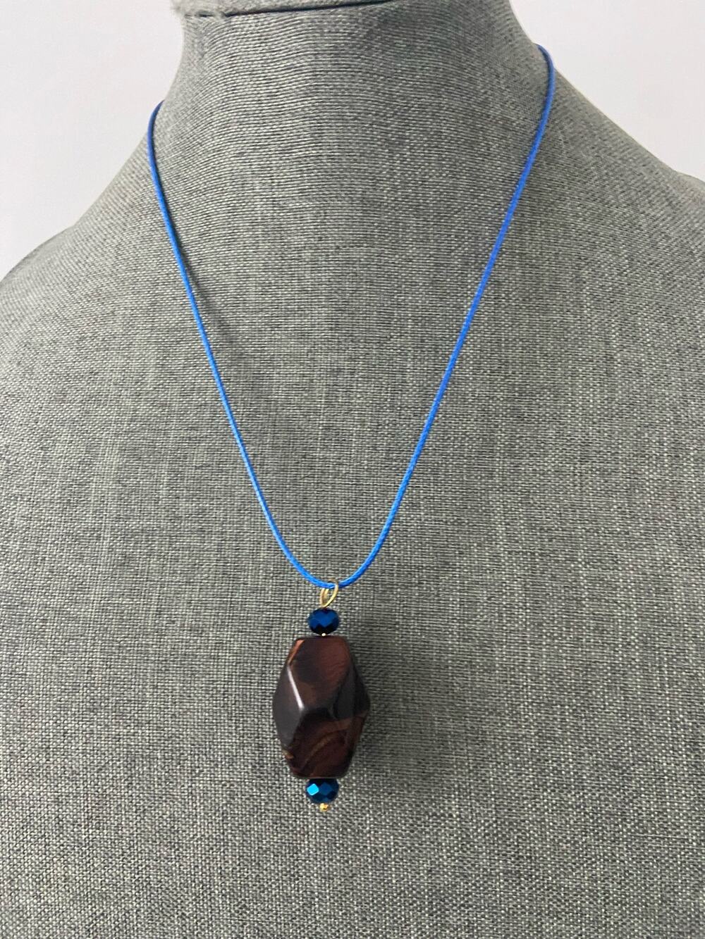 brown pendant necklace